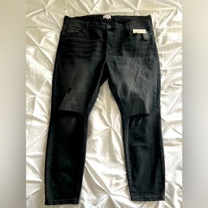 NEW! Black skinny ripped jeans Size 22